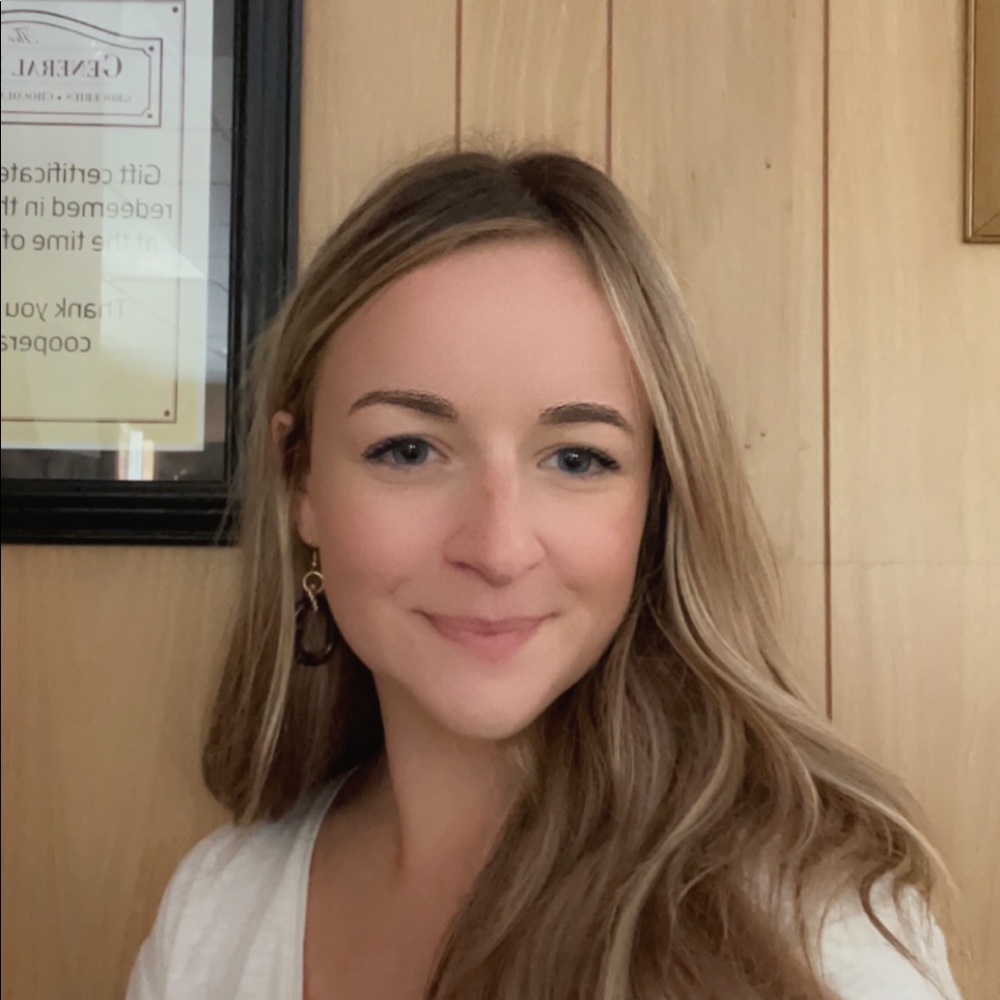 Meet your Posher, Alexis